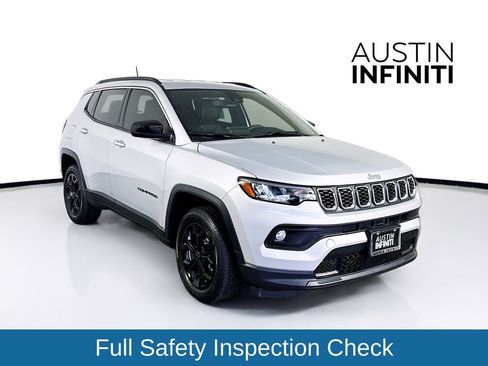 Used 2025 Jeep Compass Latitude image 1