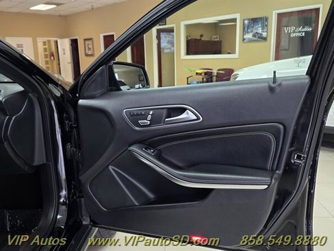 Used 2018 Mercedes-Benz GLA 250 image 12