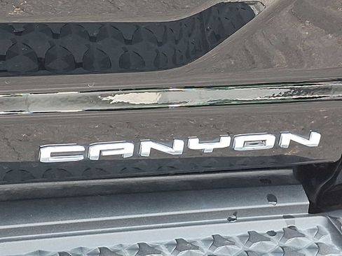 Used 2023 GMC Canyon Denali AWD/4WD image 30