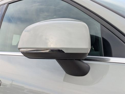 New 2025 Volvo XC40 B5 Core w/ Protection Package Premier image 12