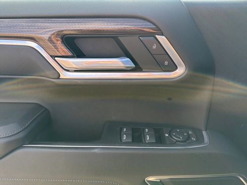 Used 2022 Chevrolet Silverado 1500 LT image 12