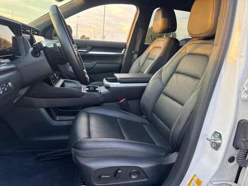 Used 2026 GMC Terrain Elevation w/ Elevation Premium Package AWD/4WD image 16
