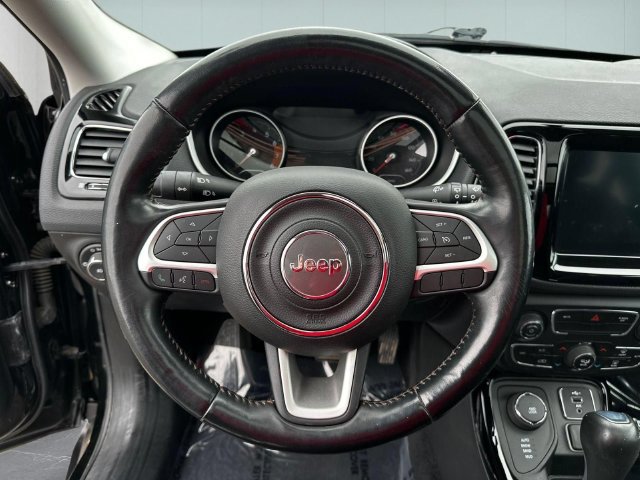 Used 2020 Jeep Compass Limited w/ Premium Lighting Group AWD/4WD image 17