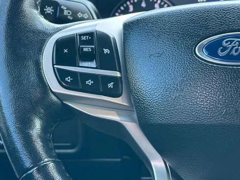 Used 2022 Ford Explorer XLT w/ Equipment Group 202A image 31