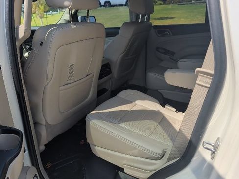 Used 2015 GMC Yukon Denali w/ Premium Package AWD/4WD image 16