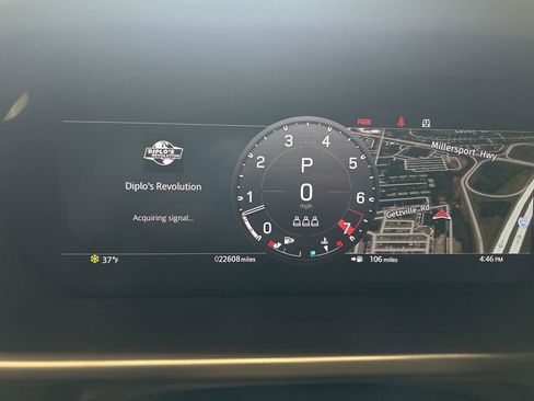 Used 2023 Land Rover Defender 90 X-Dynamic SE image 13