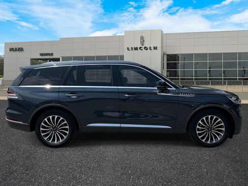 Certified 2023 Lincoln Aviator Reserve RWD image 2