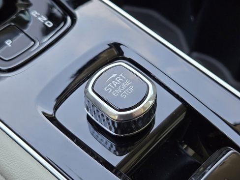 New 2026 Volvo XC90 B6 Ultra w/ Protection Package image 24