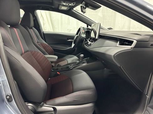 Used 2025 Toyota Corolla SE w/ SE Premium Package image 58