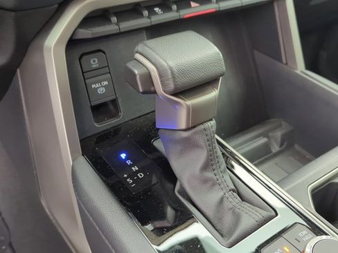 Used 2024 Toyota Tundra Limited image 22