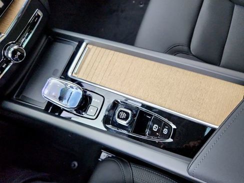 New 2026 Volvo XC60 B5 Plus w/ Climate Package image 26