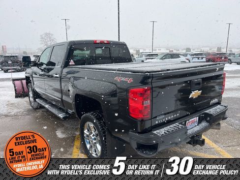 Used 2015 Chevrolet Silverado 2500 High Country w/ Duramax Plus Package image 4