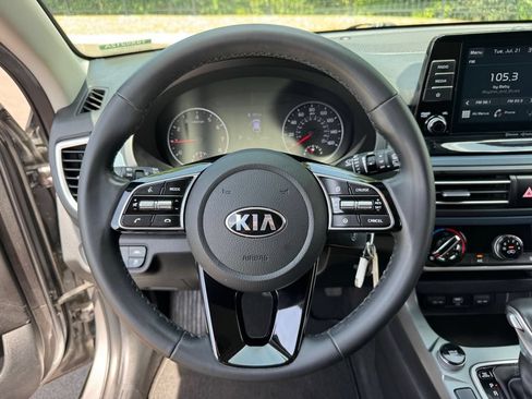 Used 2021 Kia Seltos S FWD image 20