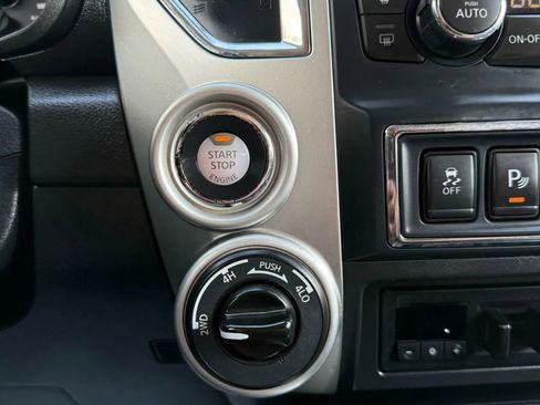 Used 2021 Nissan Titan SV w/ SV Convenience Package image 22