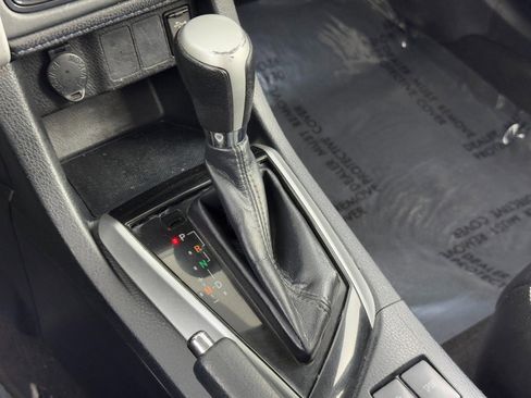Used 2018 Toyota Corolla SE image 25