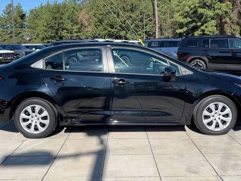 Used 2023 Toyota Corolla LE image 13