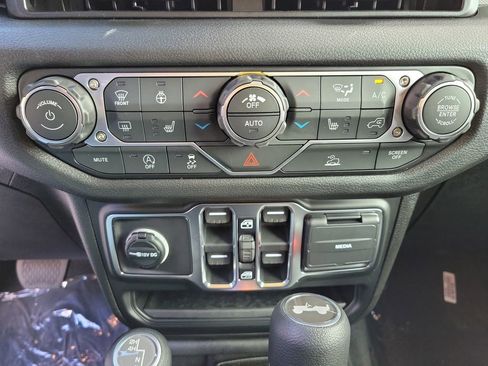 New 2026 Jeep Wrangler Sport S image 32