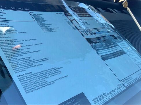 New 2025 Land Rover Defender 90 S image 19