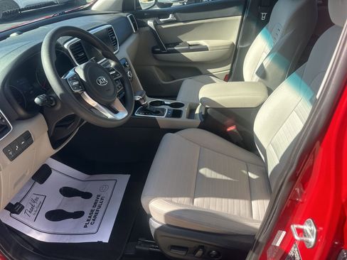 Used 2022 Kia Sportage LX w/ LX FWD Value Edition Package image 21