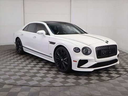 Used 2025 Bentley Flying Spur Plug-In Hybrid image 3