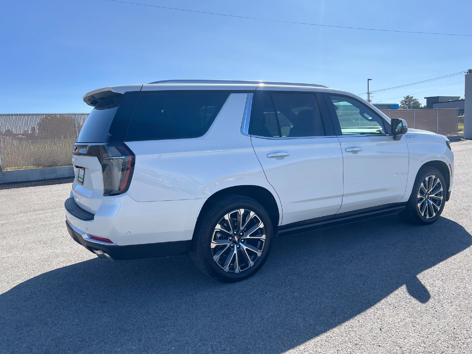 Used 2025 Chevrolet Tahoe High Country AWD/4WD image 3