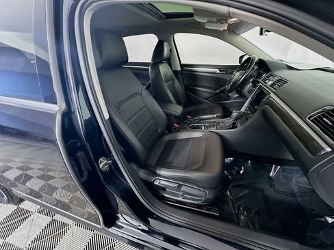 Used 2017 Volkswagen Passat 1.8T SE image 36