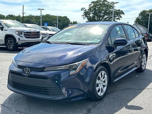 Used 2023 Toyota Corolla LE FWD image 7