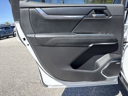 Used 2025 GMC Acadia Elevation FWD image 35