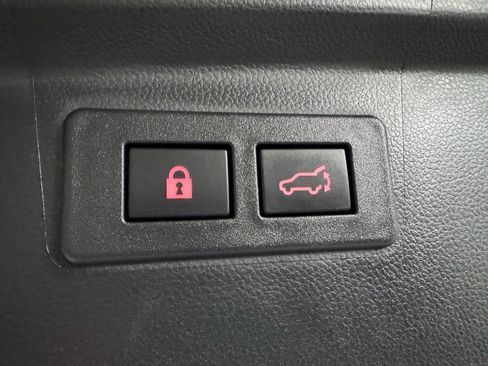 Certified 2025 Subaru Outback Touring AWD/4WD image 23