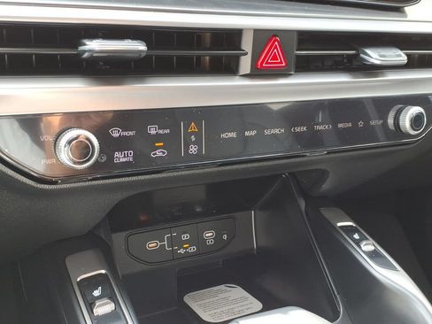 New 2026 Kia Sorento S FWD image 17