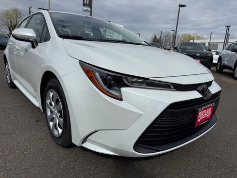 New 2026 Toyota Corolla LE image 2