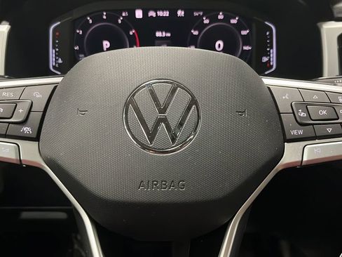 Used 2023 Volkswagen Atlas SEL AWD/4WD image 16