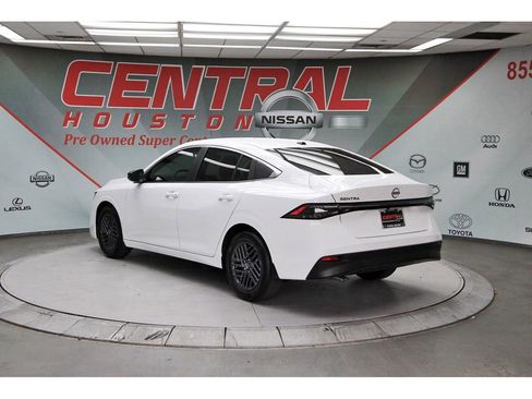 New 2026 Nissan Sentra SV w/ SV Convenience Package image 3