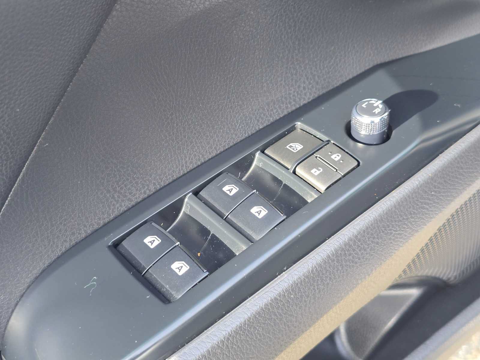 Used 2020 Toyota Camry XSE FWD image 23