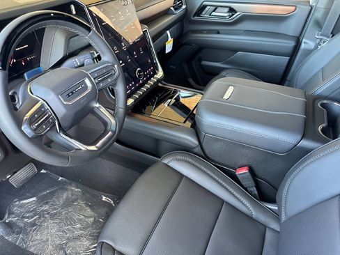 New 2026 GMC Yukon Denali w/ Denali Reserve Package AWD/4WD image 10