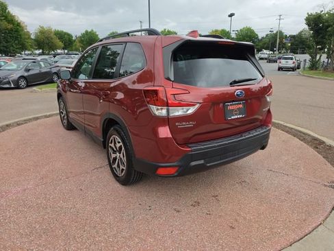 Used 2021 Subaru Forester Premium AWD/4WD image 3