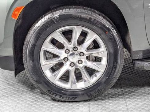Used 2023 Chevrolet Suburban Premier AWD/4WD image 37