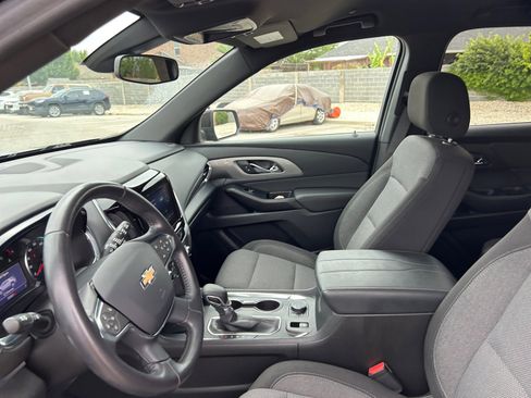 Used 2022 Chevrolet Traverse LT image 23