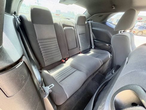 Used 2014 Dodge Challenger SXT RWD image 21
