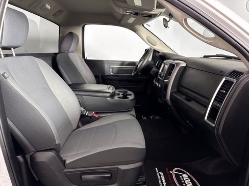 Used 2022 RAM 1500 Classic SLT AWD/4WD image 27