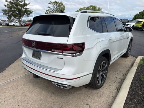 Used 2024 Volkswagen Atlas SEL Premium R-Line AWD/4WD image 4