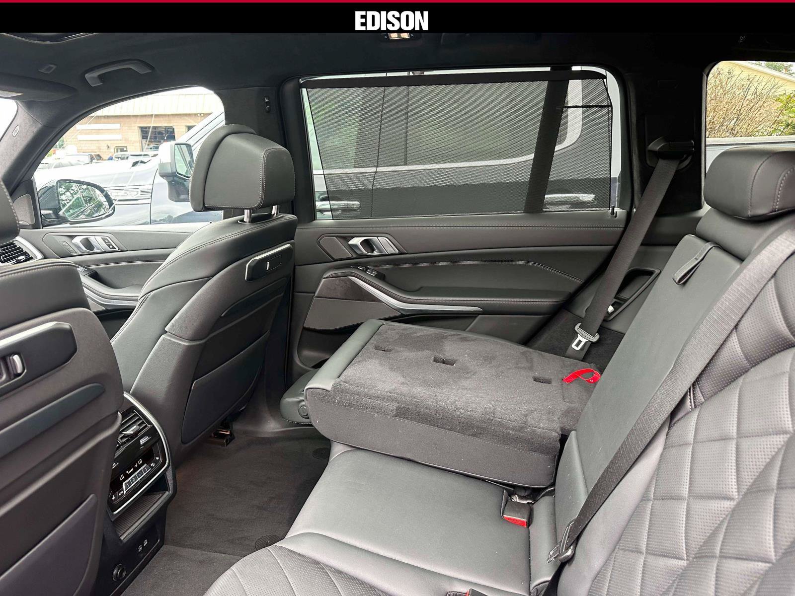 Used 2023 BMW X7 xDrive40i w/ M Sport Package AWD/4WD image 9