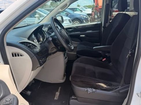 Used 2014 Dodge Grand Caravan SE w/ Quick Order Package 29E SE FWD image 7
