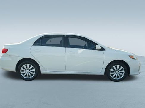 Used 2013 Toyota Corolla LE image 9