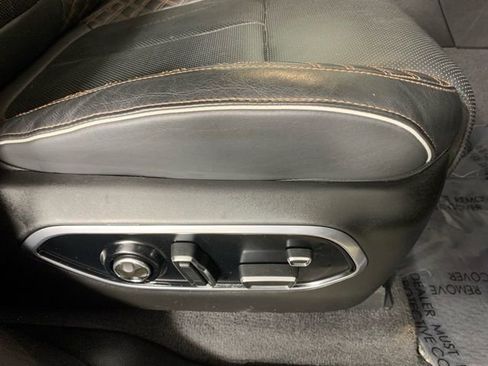 Used 2022 Jeep Grand Cherokee L Summit w/ Advanced Protech Group IV image 25