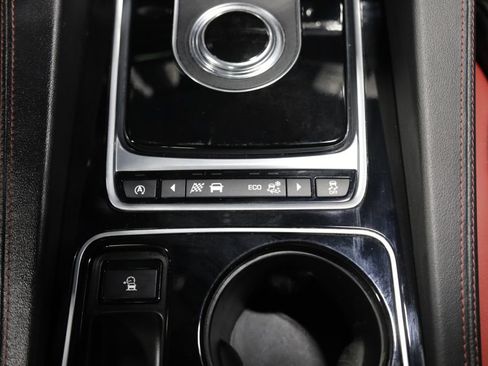 Used 2017 Jaguar F-PACE S AWD/4WD image 32