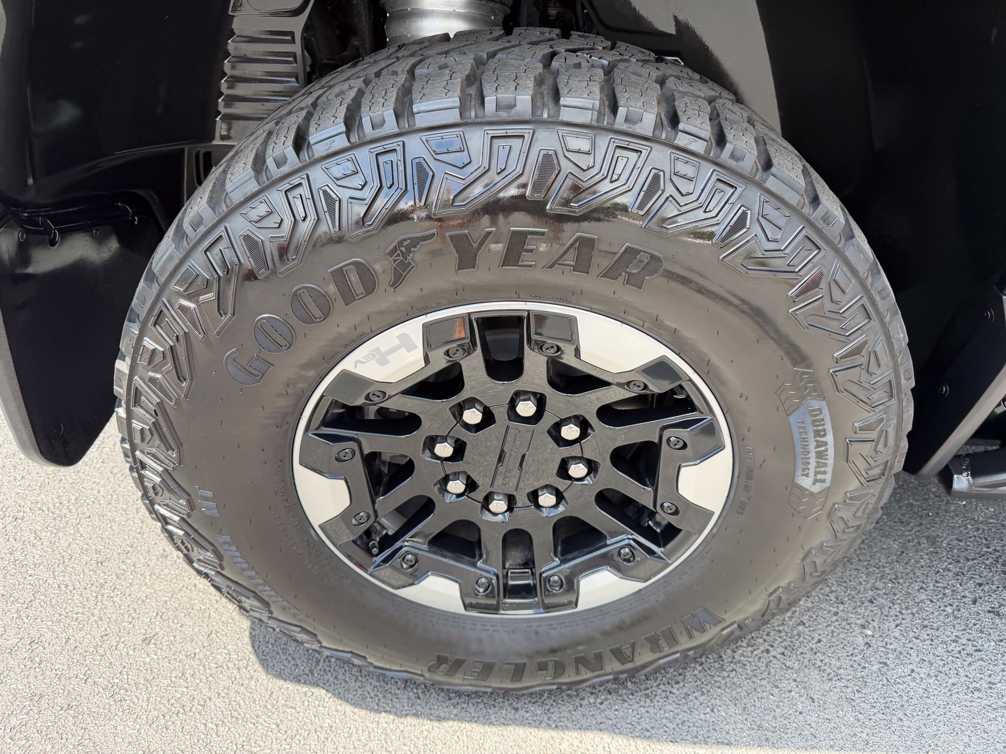 Used 2024 GMC Hummer EV 2X w/ Extreme Off-Road Package AWD/4WD image 11