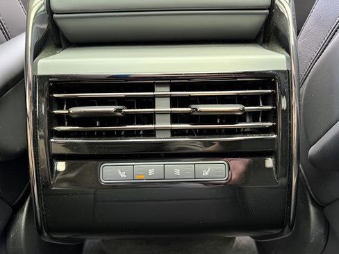 Certified 2025 Land Rover Range Rover Sport SE image 30