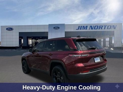 Used 2025 Jeep Grand Cherokee Altitude AWD/4WD image 7