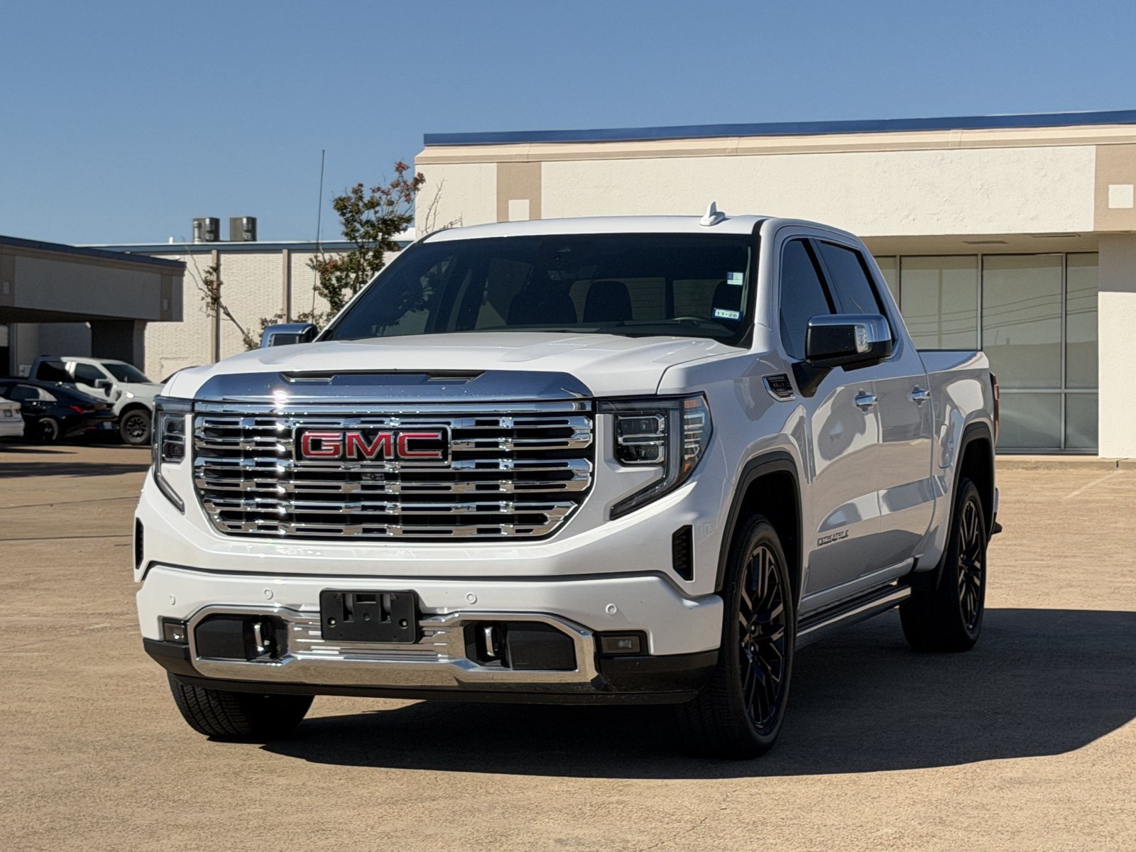 Used 2025 GMC Sierra 1500 Denali w/ Denali Reserve Package AWD/4WD image 8